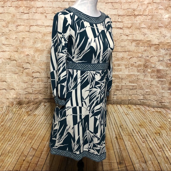 Retro Printed Dress - Picture 3 of 8